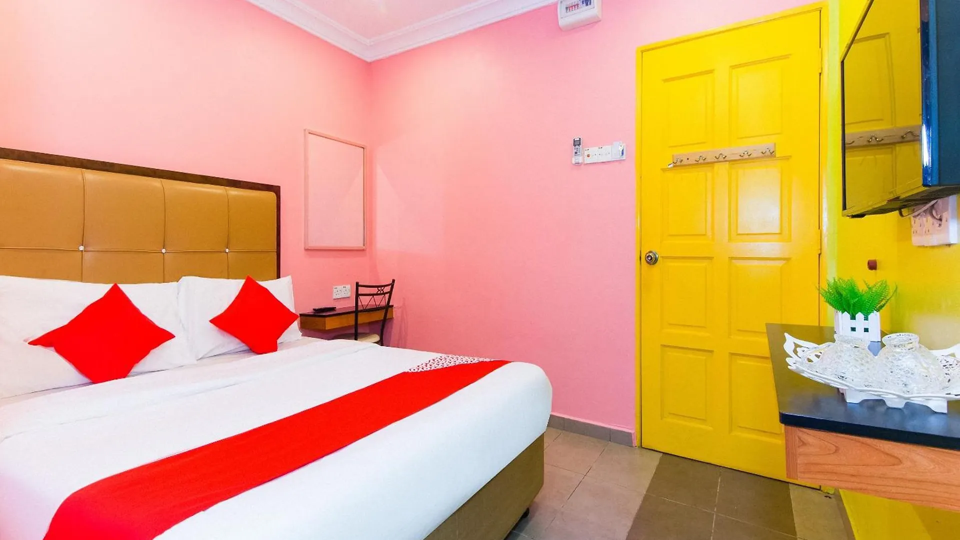 **  OYO 746 Hotel Comfort Ipoh Ma­lay­sia